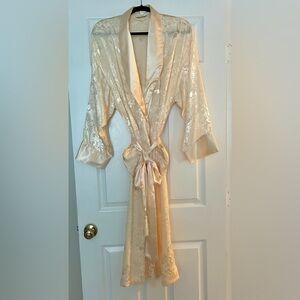 Vintage Victoria’s Secret Ivory Satin Robe Gold Label Size M/L